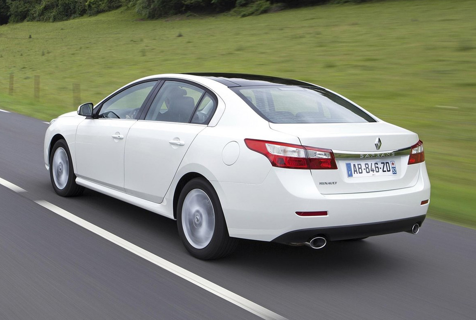 Renault Latitude spécifications techniques et économie de carburant